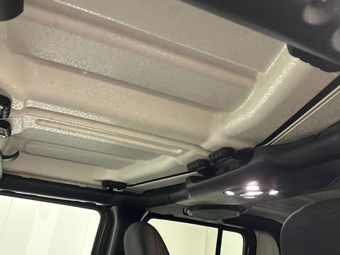 Used 2022 Jeep Gladiator Sport AWD/4WD image 17