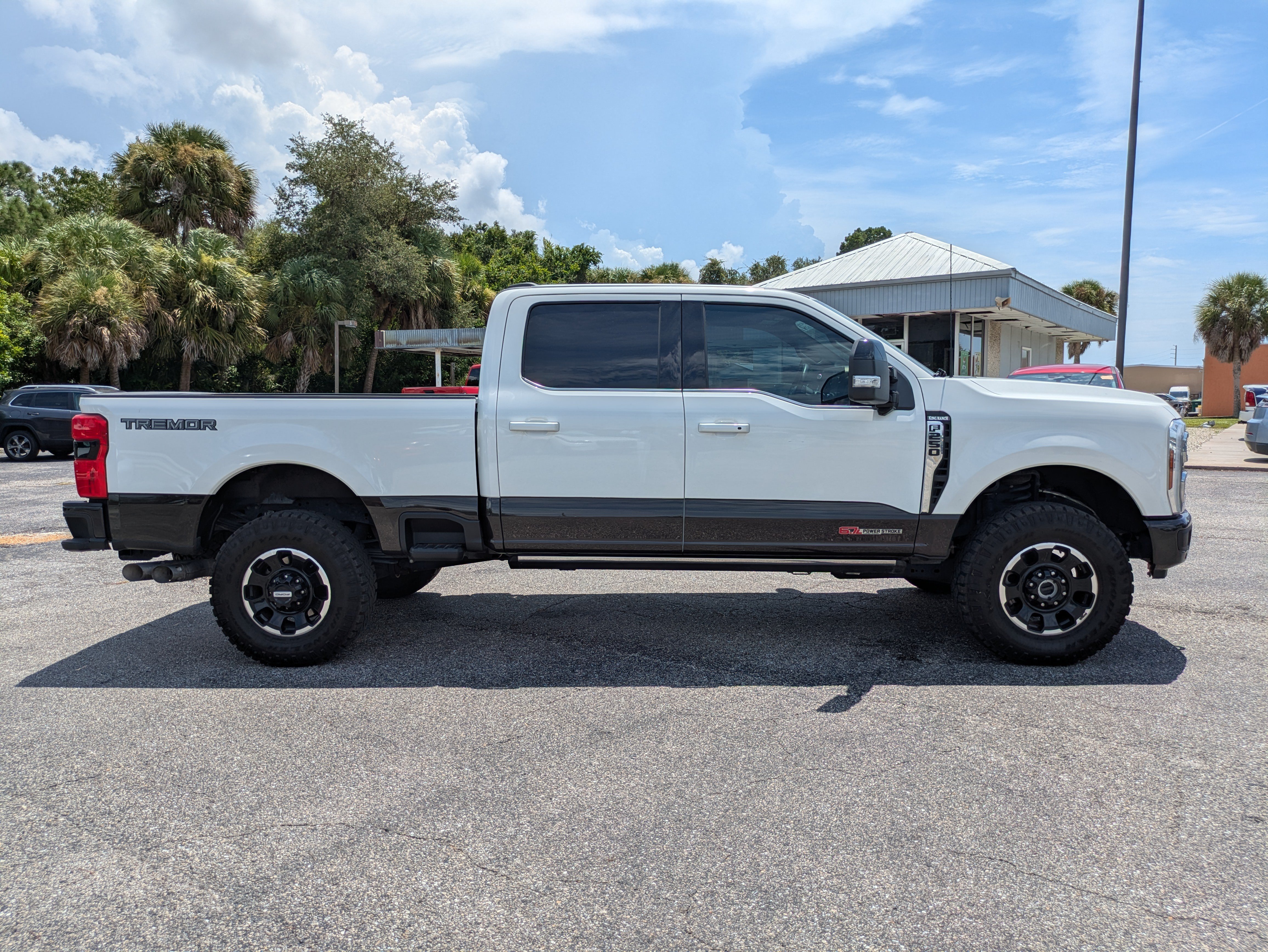 Used 2025 Ford F250 King Ranch w/ Tremor Off-Road Package AWD/4WD image 3