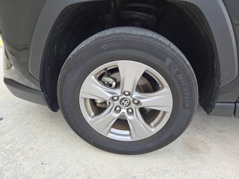 Used 2025 Toyota RAV4 XLE FWD image 16