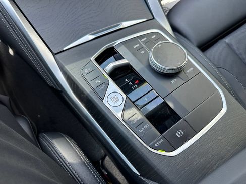 Used 2024 BMW 430i Coupe w/ M Sport Package RWD image 5