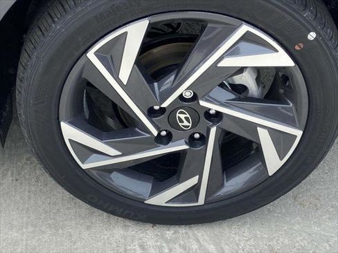 New 2025 Hyundai Elantra Sport image 5