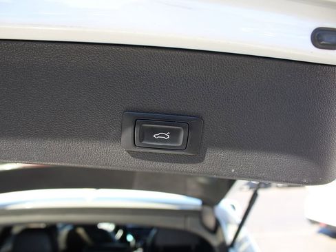 Used 2016 Audi A4 Premium Plus w/ Technology Package image 37