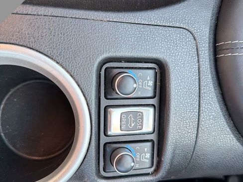 Used 2013 Nissan 370Z Touring w/ Sport Pkg image 13