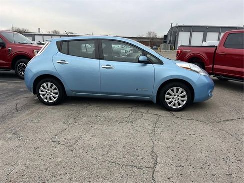 Used 2015 Nissan Leaf S w/ Charge Package image 2