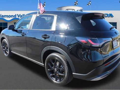 Used 2023 Honda HR-V Sport image 4