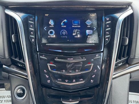 Used 2018 Cadillac Escalade Platinum AWD/4WD image 24