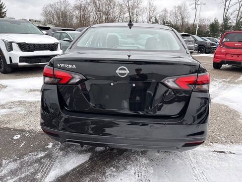 Used 2025 Nissan Versa SV image 6