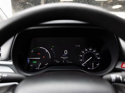 Used 2025 Toyota Sienna LE image 16