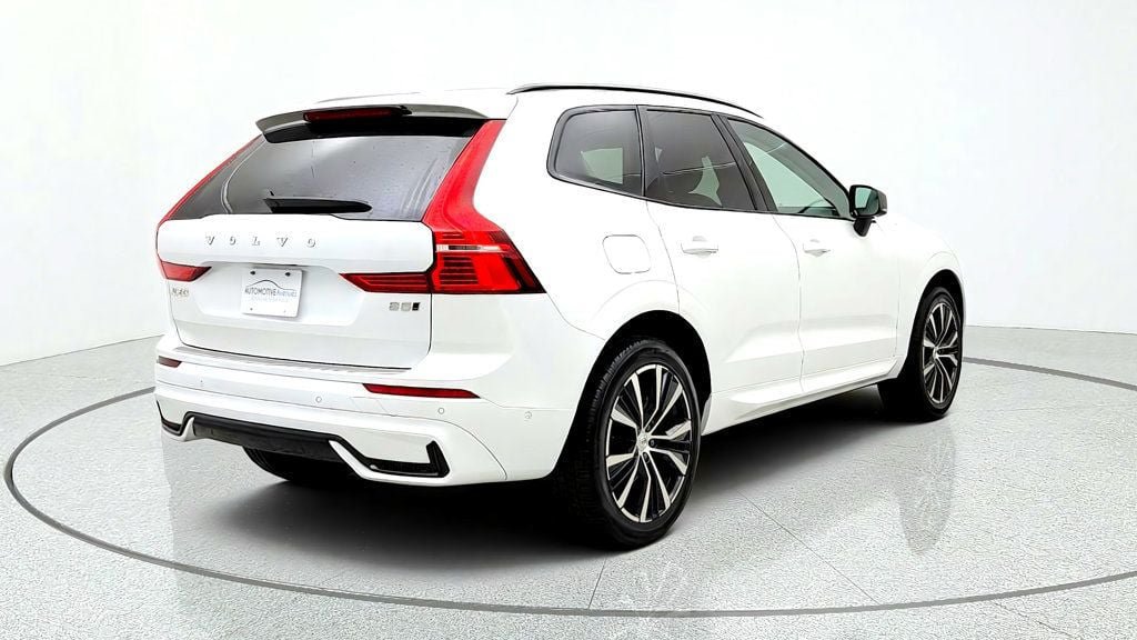 Used 2024 Volvo XC60 B5 Plus w/ Climate Package AWD/4WD image 5