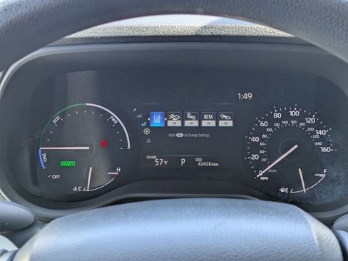 Used 2025 Toyota Sienna LE FWD image 16