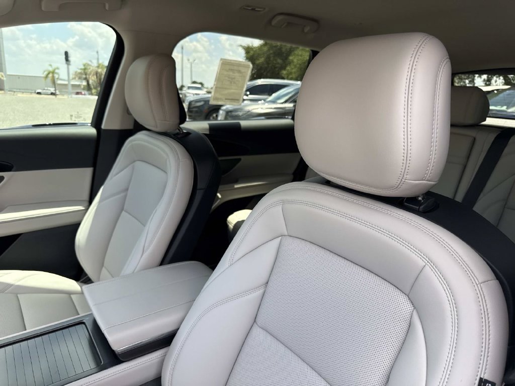 New 2026 Lincoln Nautilus Premier AWD/4WD image 21