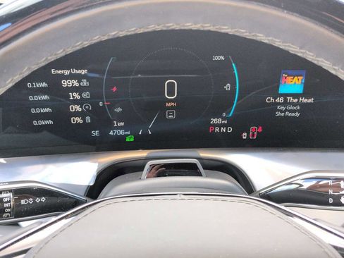 Used 2026 Cadillac Vistiq Platinum AWD/4WD image 17