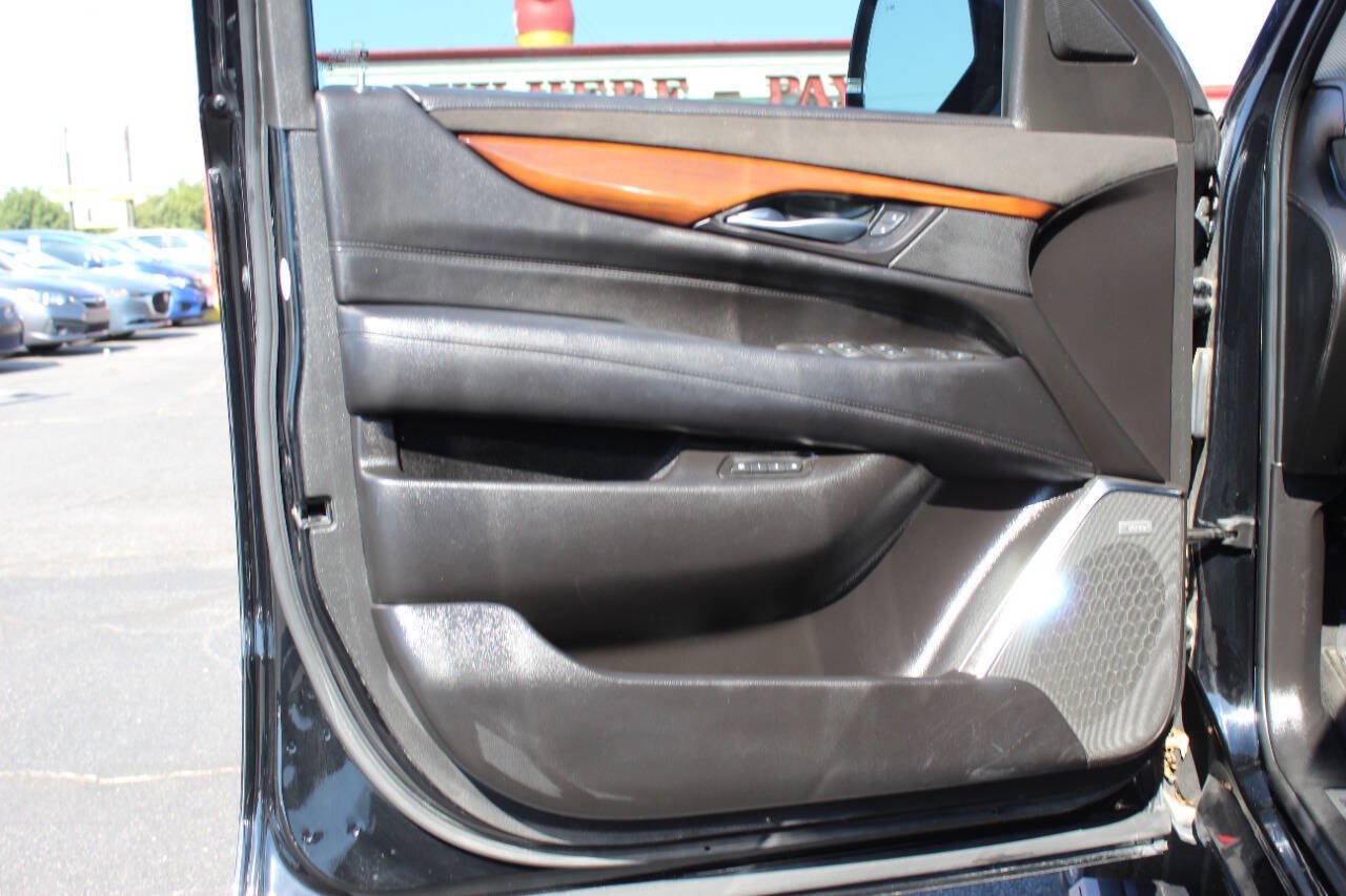 Used 2017 Cadillac Escalade Premium Luxury RWD image 20