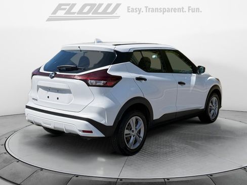 Used 2021 Nissan Kicks S image 7