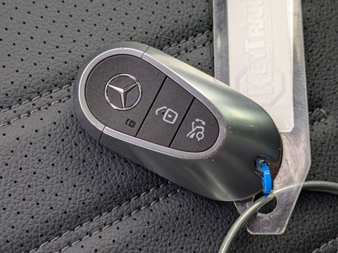 New 2026 Mercedes-Benz GLC 300 image 35