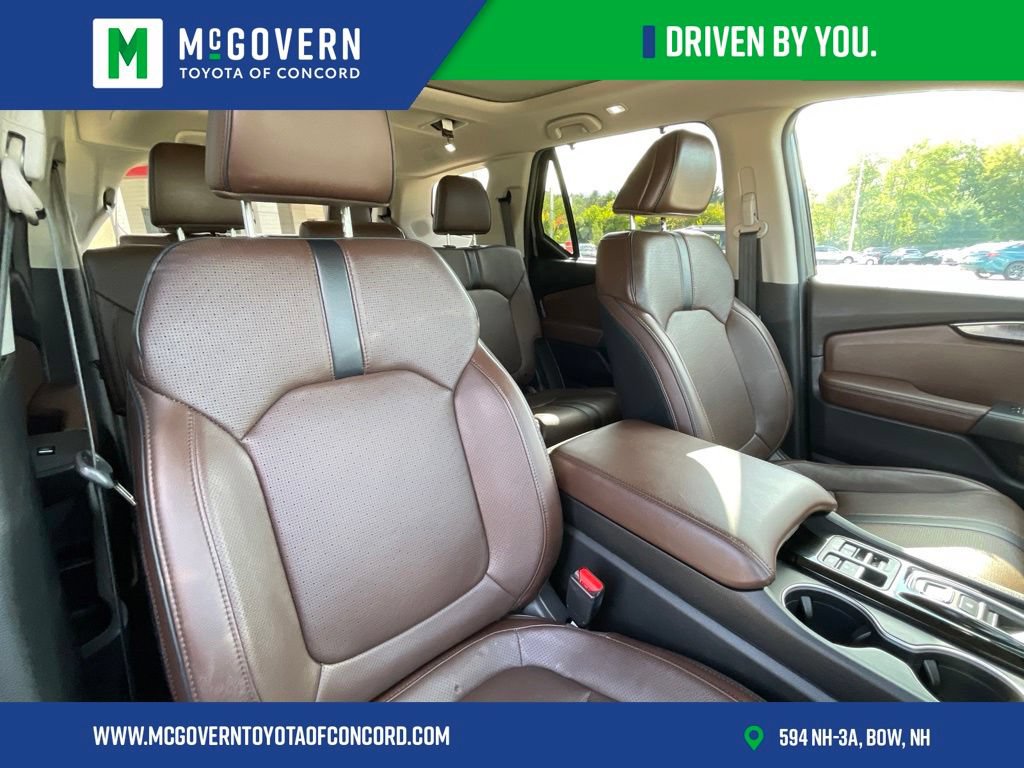 Used 2025 Honda Pilot Elite image 40