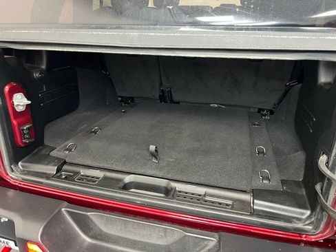 Used 2021 Jeep Wrangler Unlimited Rubicon w/ Cold Weather Group image 7