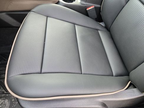 New 2026 GMC Canyon Denali image 15