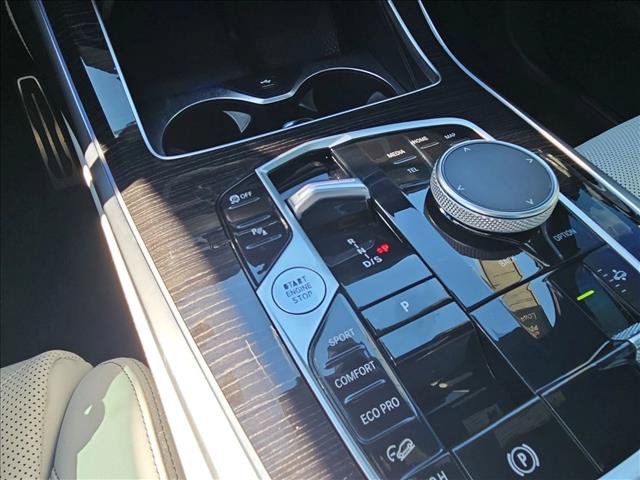 Used 2024 BMW X7 xDrive40i w/ M Sport Package AWD/4WD image 12