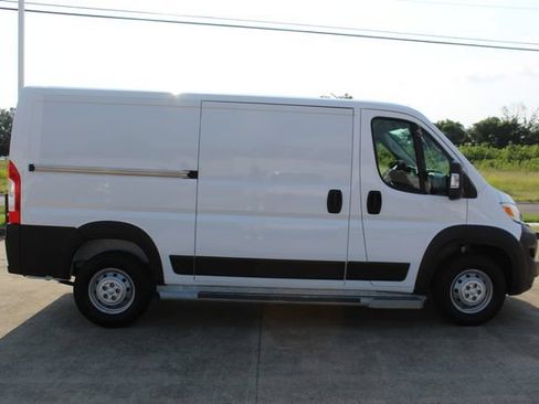 Used 2023 RAM ProMaster 2500 FWD image 6