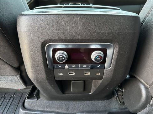 Used 2021 GMC Yukon SLT w/ SLT Luxury Plus Package RWD image 29