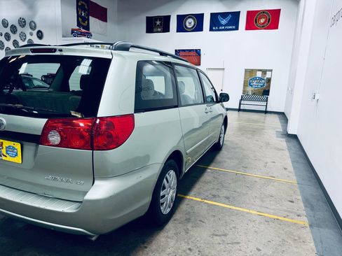 Used 2006 Toyota Sienna CE image 21