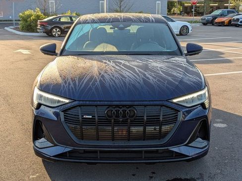 Used 2023 Audi e-tron Premium Plus w/ Premium Plus Package image 2
