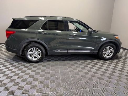 Used 2022 Ford Explorer XLT w/ Equipment Group 202A image 7