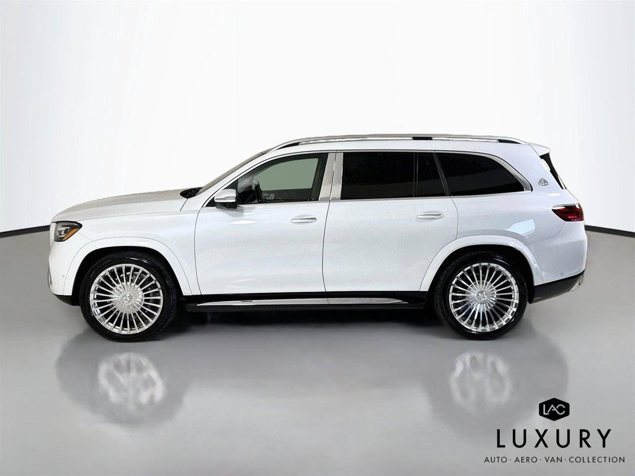 Used 2025 Mercedes-Benz Maybach GLS 600 4MATIC image 9