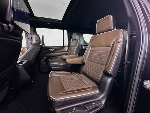 Used 2025 GMC Yukon XL Denali Ultimate AWD/4WD image 27