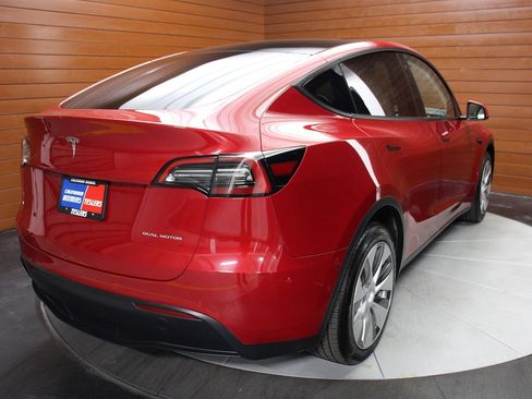 Used 2022 Tesla Model Y Long Range AWD/4WD image 17