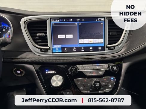 New 2026 Chrysler Pacifica Select w/ S Appearance Package FWD image 15