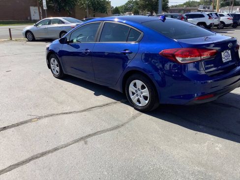 Used 2017 Kia Forte LX FWD image 15
