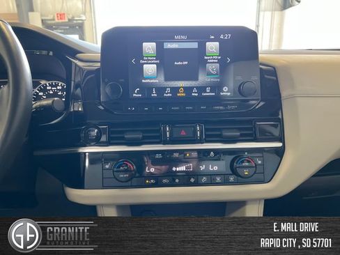 Used 2025 Nissan Pathfinder SL FWD image 21
