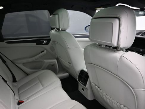 Certified 2023 Porsche Macan GTS image 7