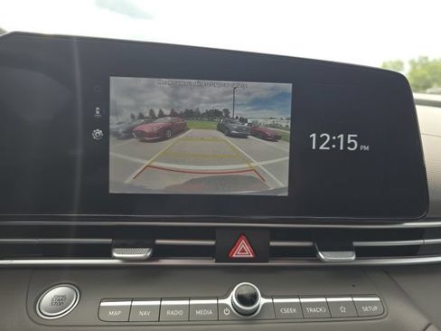 Used 2024 Hyundai Elantra SEL FWD image 12