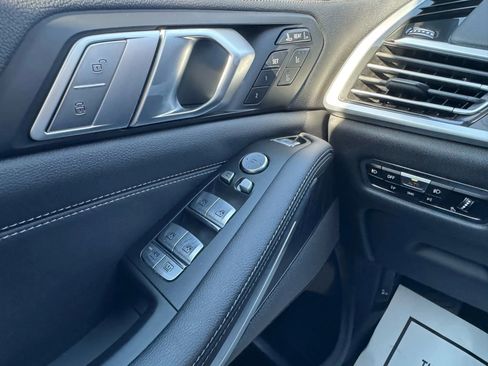 Used 2021 BMW X7 xDrive40i w/ Premium Package image 27