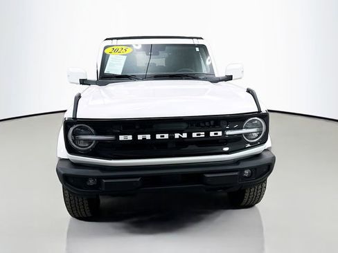Used 2025 Ford Bronco Outer Banks image 2