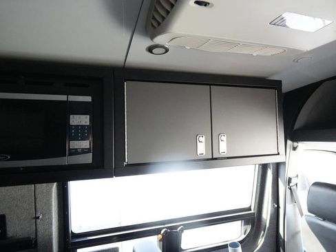 Used 2015 Mercedes-Benz Sprinter 2500 image 21