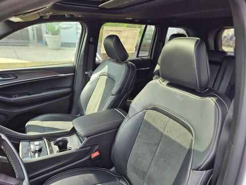 New 2026 Jeep Grand Cherokee Laredo image 21