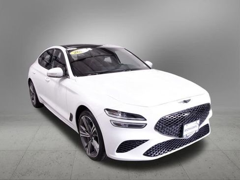 Used 2025 Genesis G70 2.5T w/ Sport Prestige Package image 9