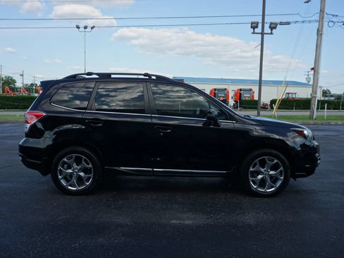 Used 2017 Subaru Forester 2.5i Touring AWD/4WD image 4