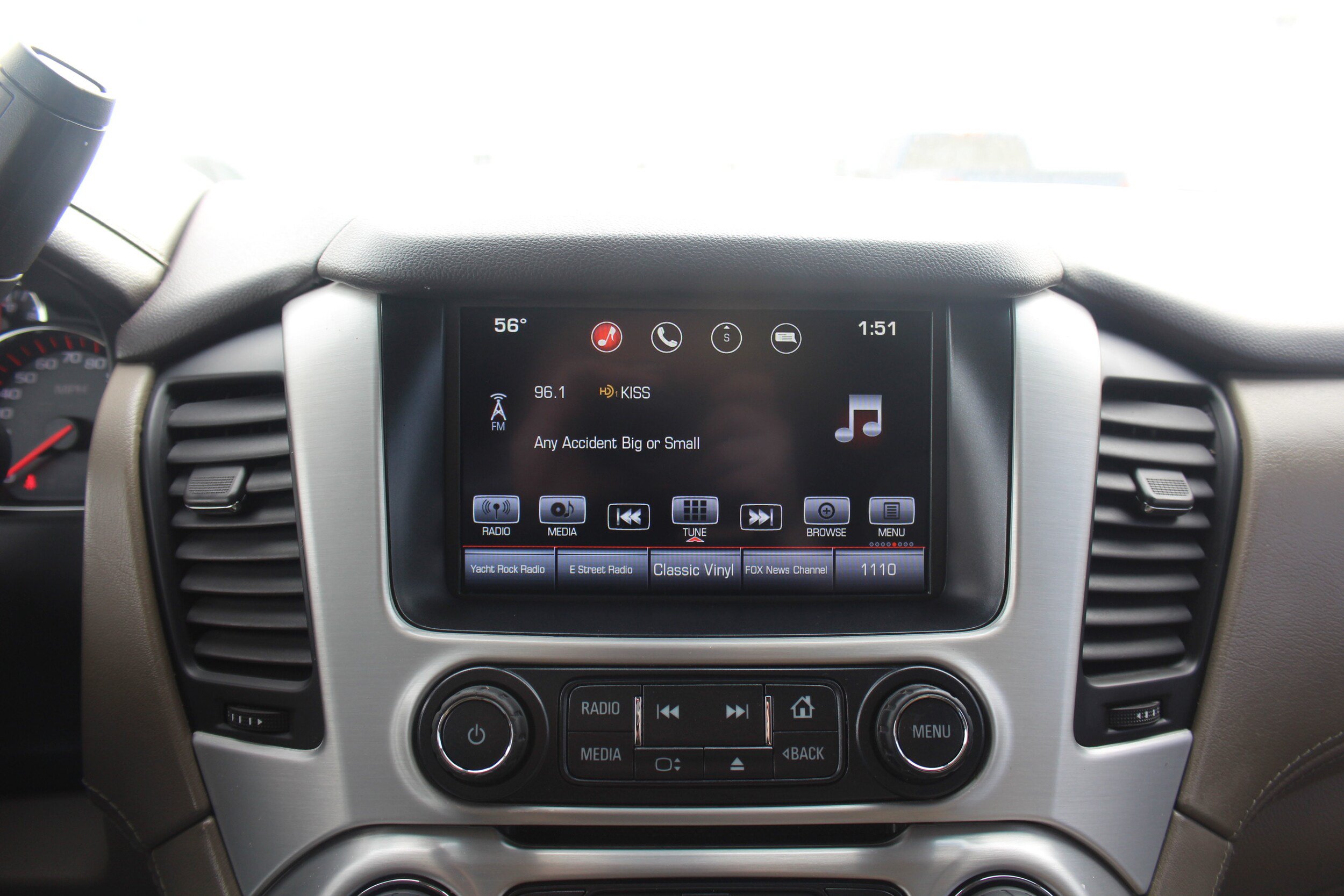 Used 2016 GMC Yukon XL SLE AWD/4WD image 11
