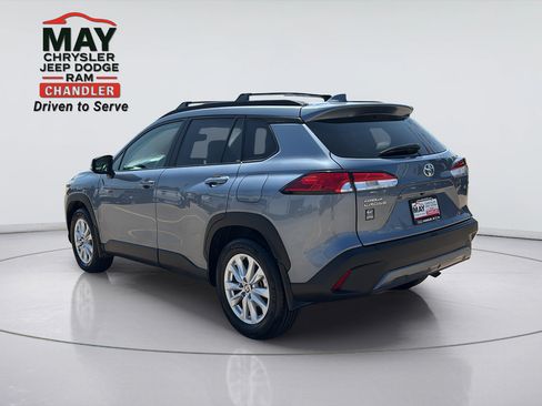 Used 2024 Toyota Corolla Cross LE FWD image 5