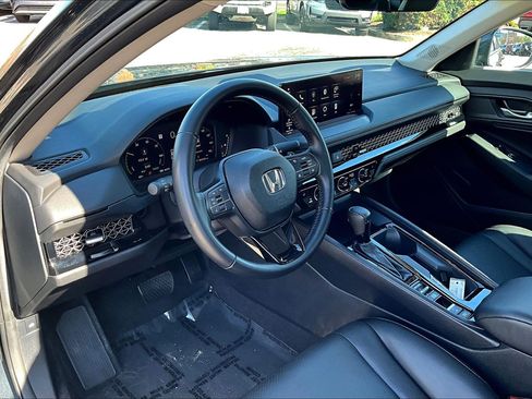 Used 2023 Honda Accord EX-L image 13