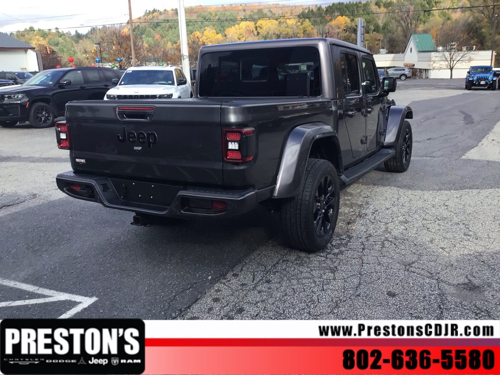 Used 2021 Jeep Gladiator Overland AWD/4WD image 5