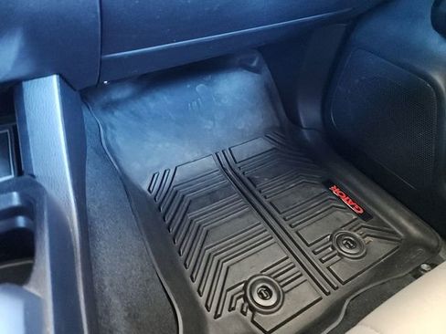 Used 2020 Toyota Tacoma TRD Sport w/ Technology Package image 22