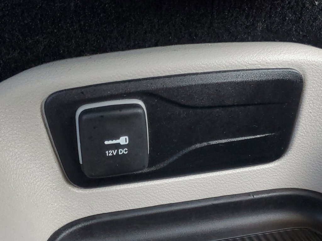 Used 2024 Chrysler Pacifica Touring-L FWD image 30