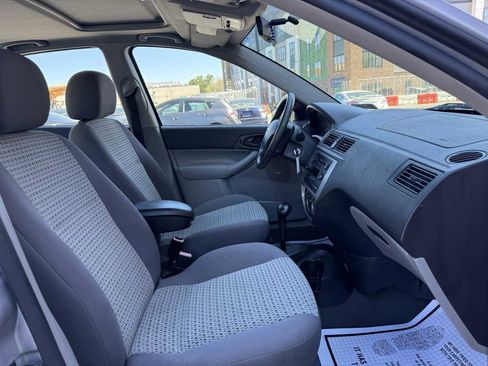 Used 2006 Ford Focus SES FWD image 10
