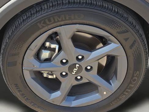 Used 2025 Kia K4 FWD image 17